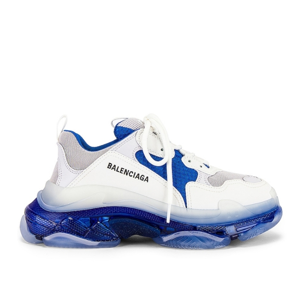 🦋🎉 HP 🎉🦋 NWT Balenciaga Triple S Sneakers